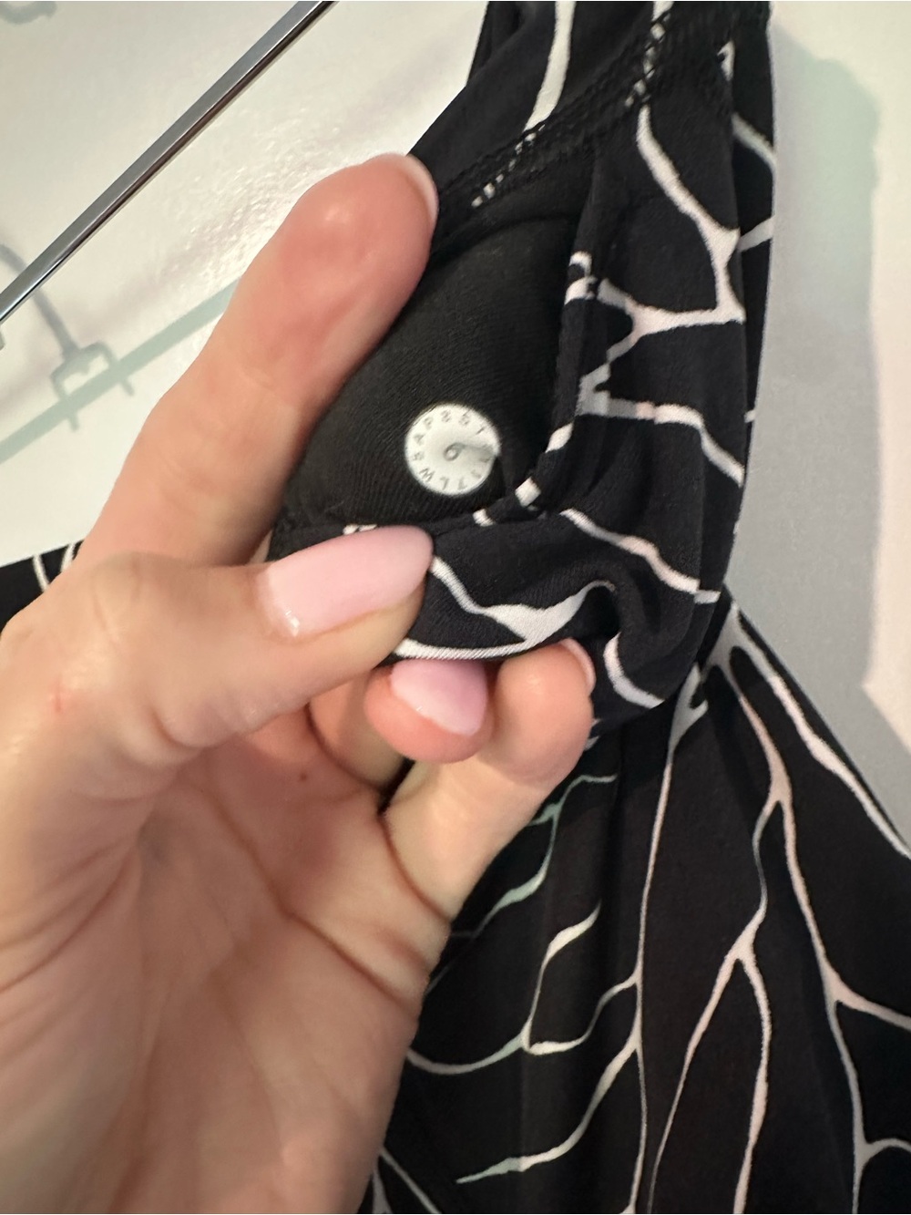 lululemon athletica Black Leggings with White Rose Line Print - Picture 4 of 4